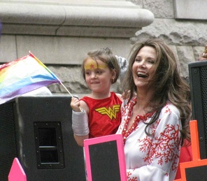 lynda carter gay Lynda carter gay